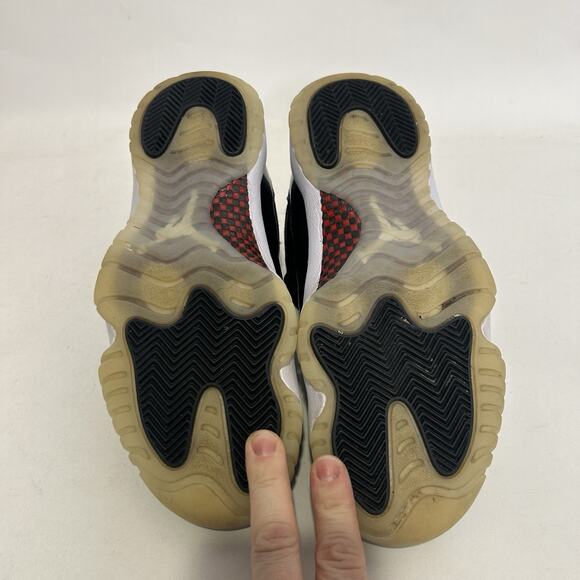 Nike Air Jordan 11 Retro Low “72-10/Black White” AV2187-001